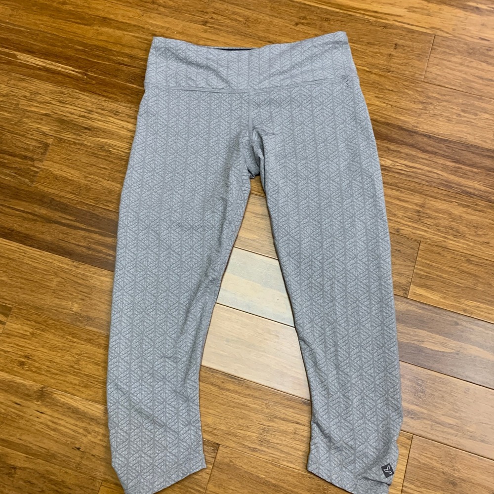 Prana Activewear Cropped Leggings Gray Geo Pattern Womens Size Small Athletic‎
